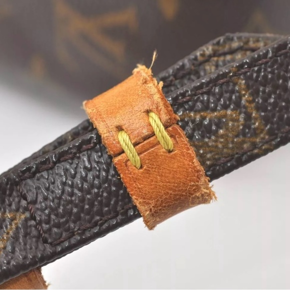 Authentic Louis Vuitton crossbody bag - Picture 16 of 16